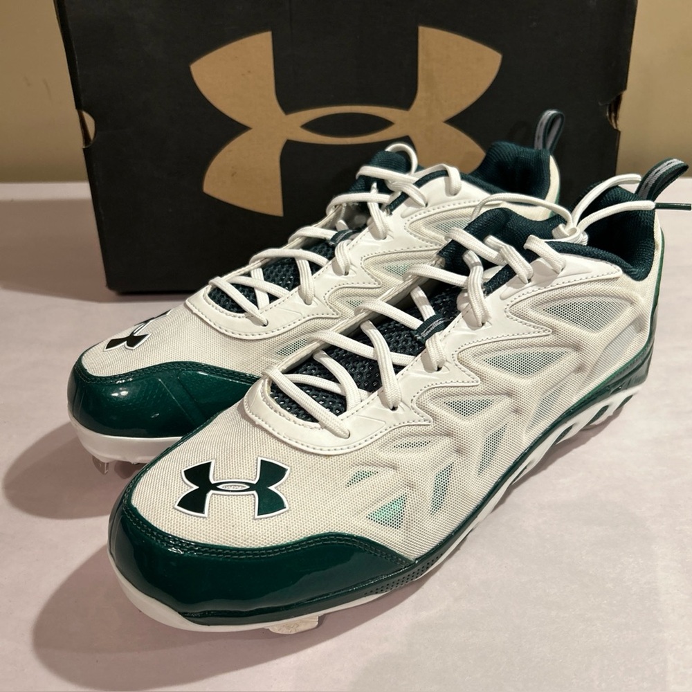 Under Armour Men’s Size 14  Spine Metal Baseball Cleats Green & White